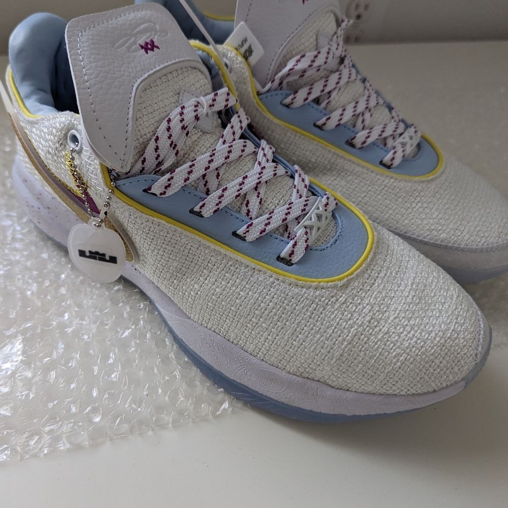Lebron 20 debut xdr white toe edge sz 10